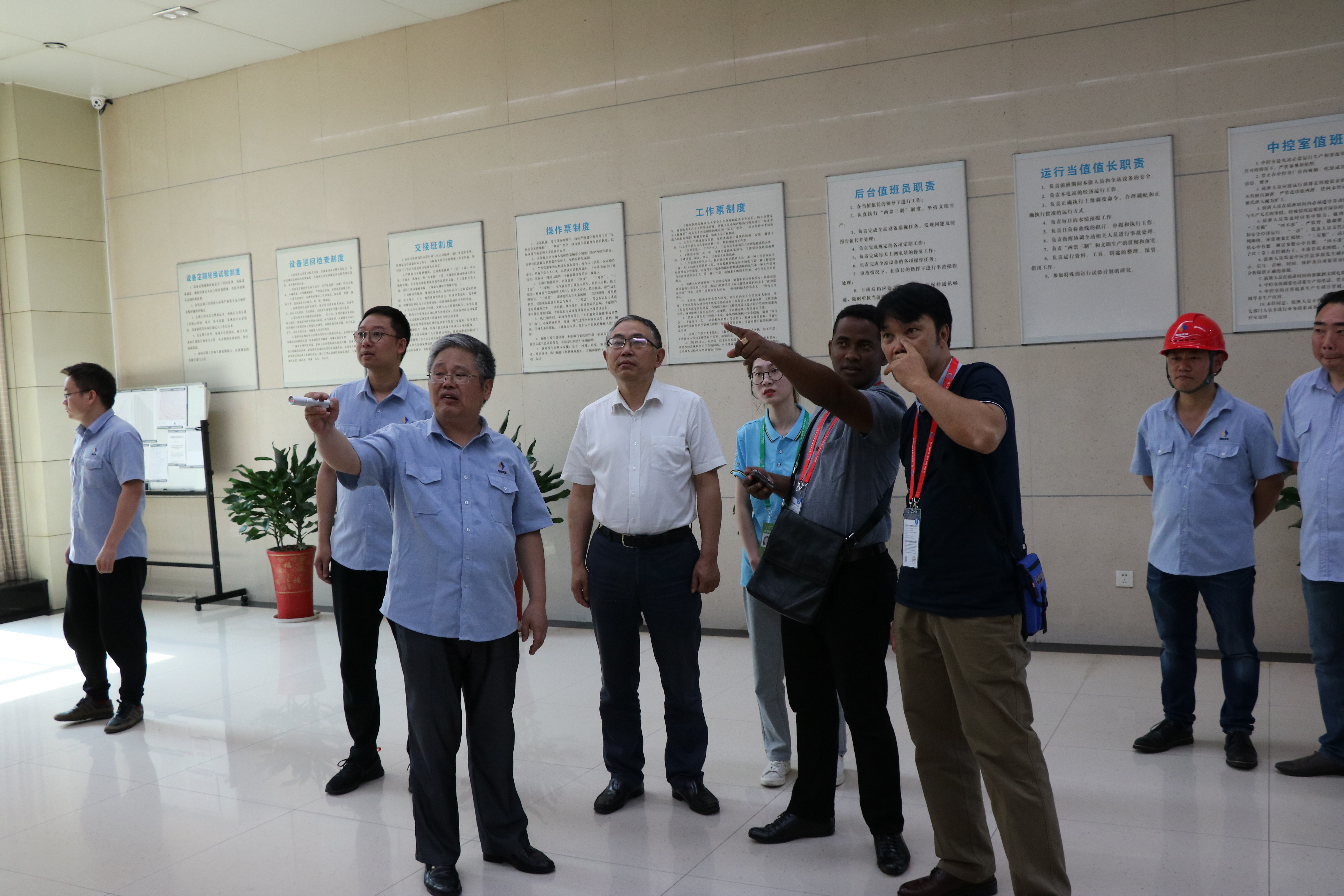 中非经贸博览会马达加斯加共和国参会人员参观株洲航电分乐动平台_乐动（中国）