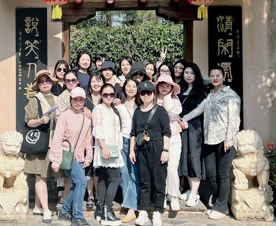 乐动平台_乐动（中国）组织女员工开展庆祝妇女节活动