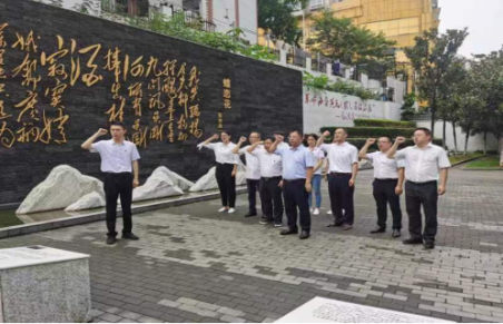 乐动平台_乐动（中国）投资发展部党支部到识字里社区开展主题党日暨志愿服务活动